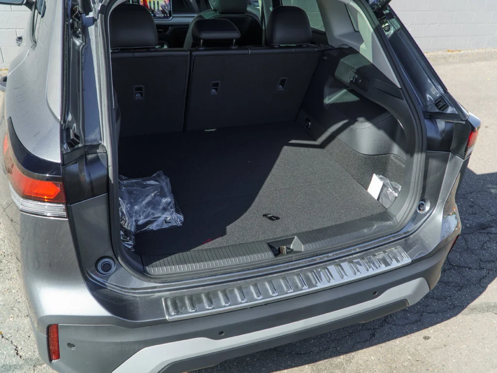 New 2026 Platinum Gray Metallic Volkswagen 2.0T SE image 6