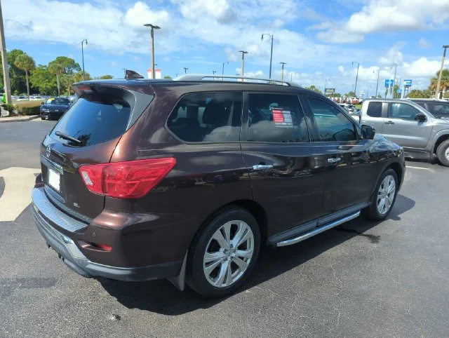 Used 2019 Brown Nissan SL image 6