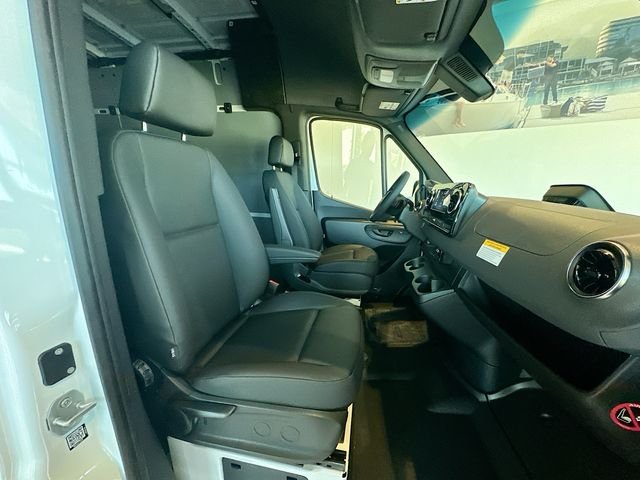 New 2026 Arctic White Mercedes-Benz Cargo 170 WB image 24