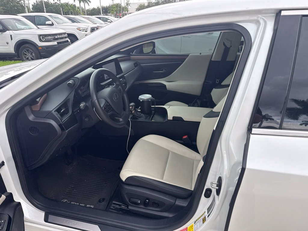 Used 2025 White Pearl Lexus ES 350 image 2