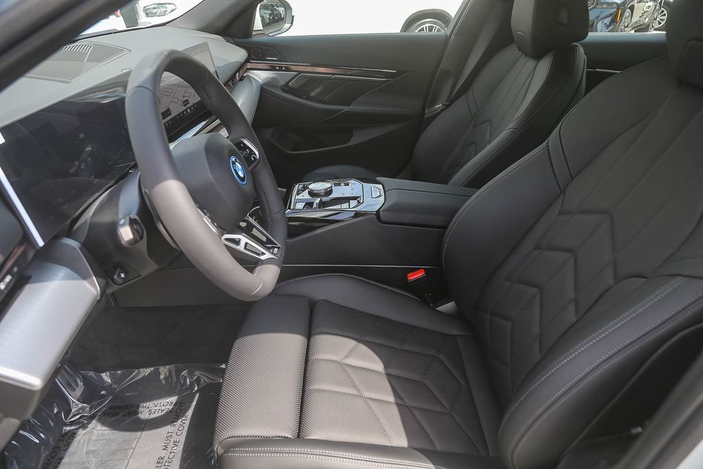 New 2026 Alpine White BMW eDrive40 image 13