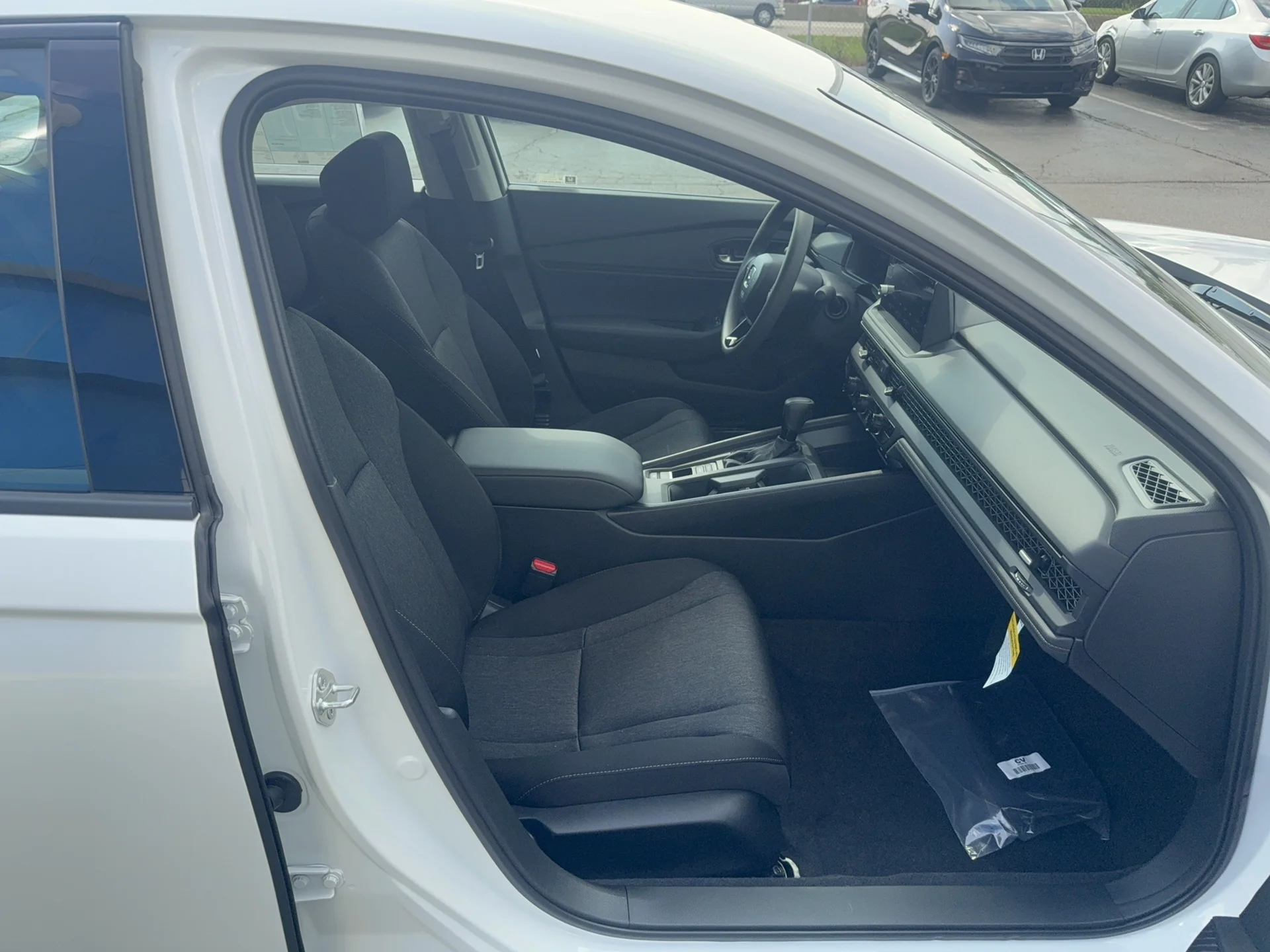 New 2026 Platinum White Pearl Honda SE image 15