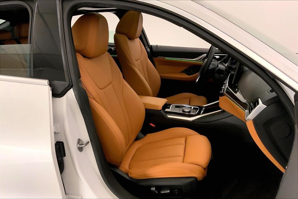 Certified Used 2024 Mineral White Metallic BMW  image 6