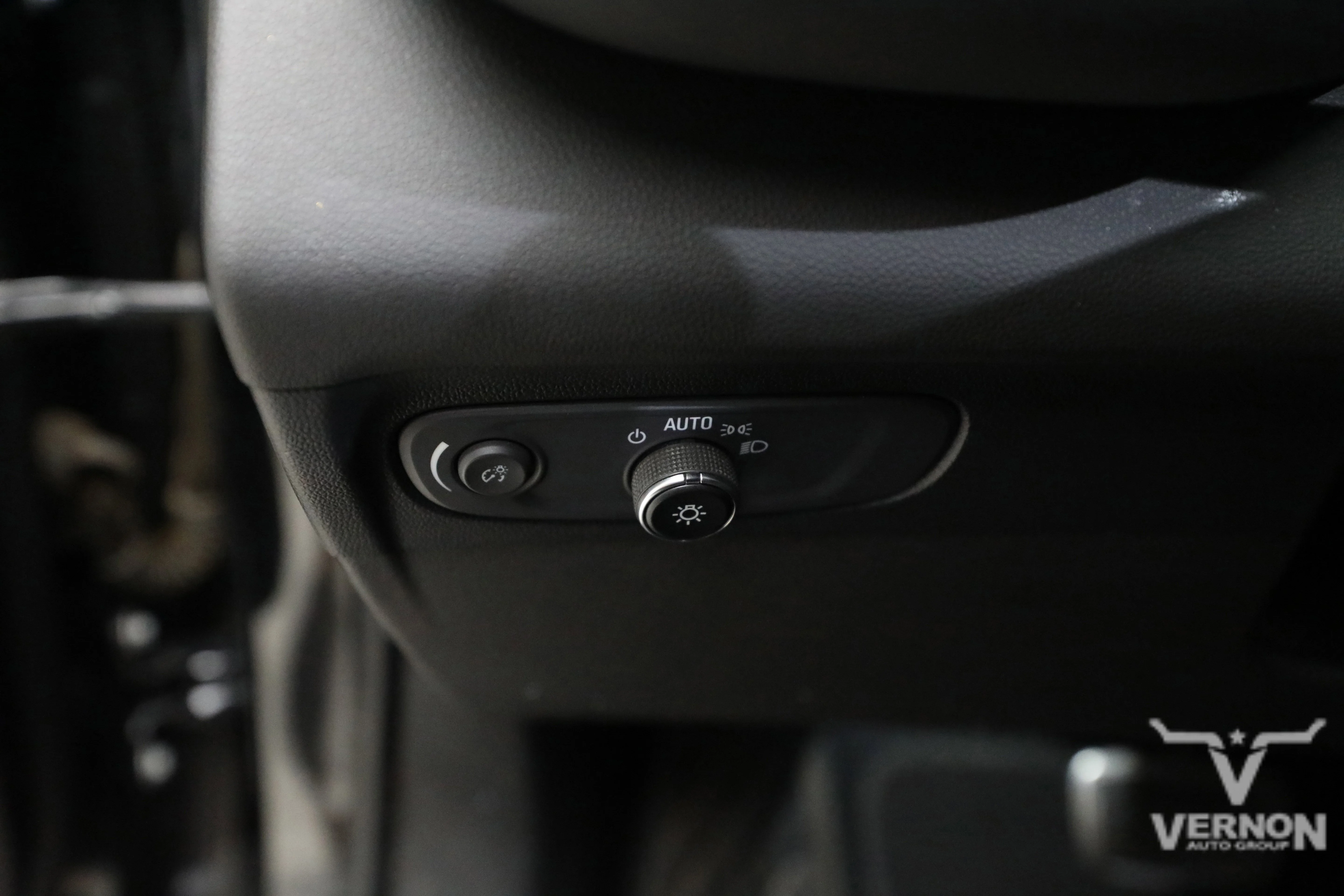 Pre-Owned 2022 Buick Envision Essence