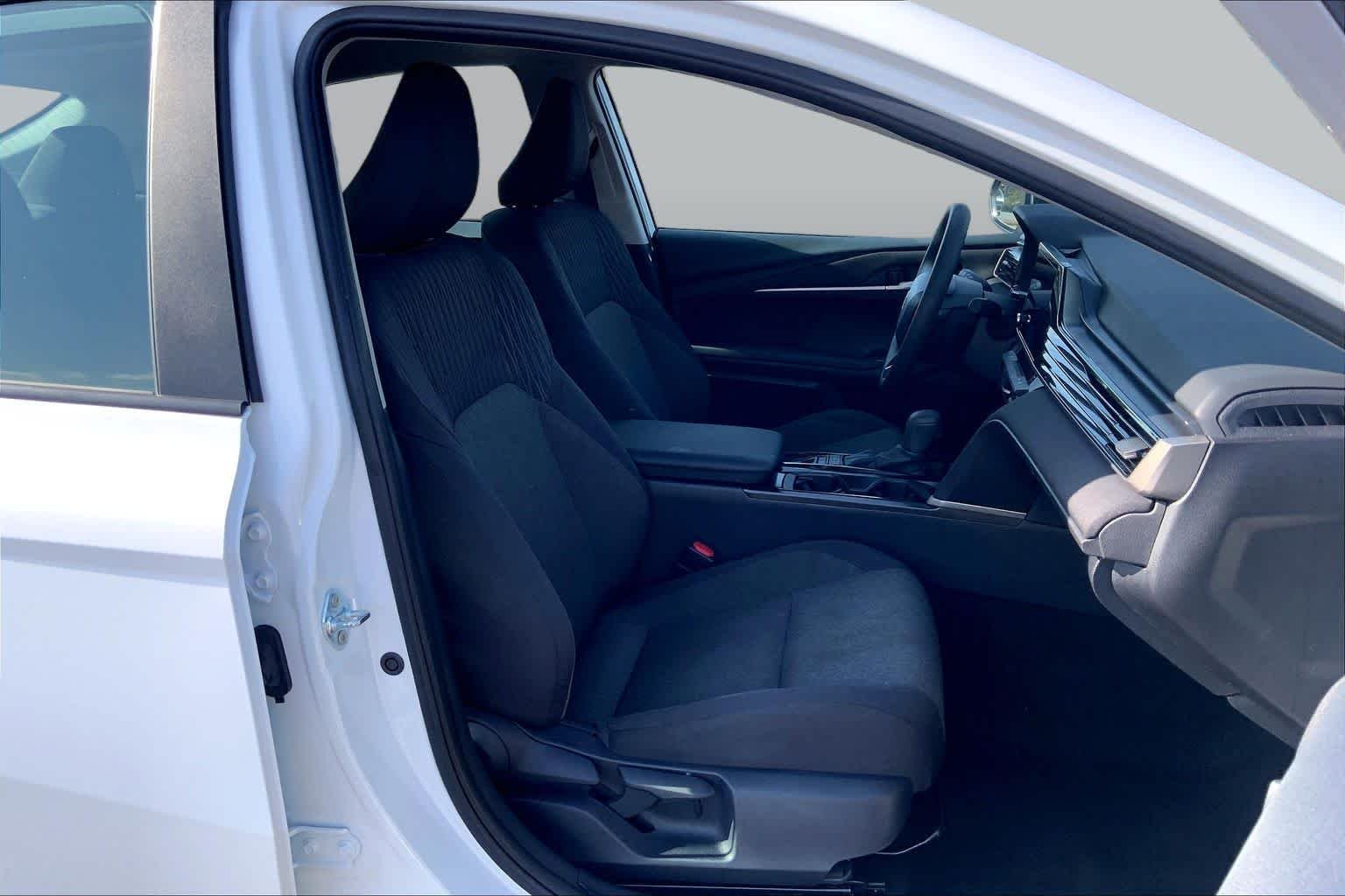 Used 2025 Ice Cap Toyota LE image 9