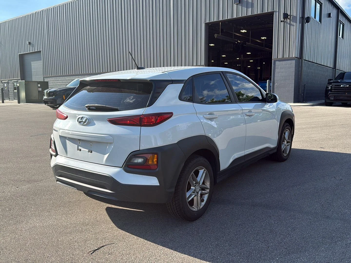 Used 2019  HYUNDAI SUV image 3