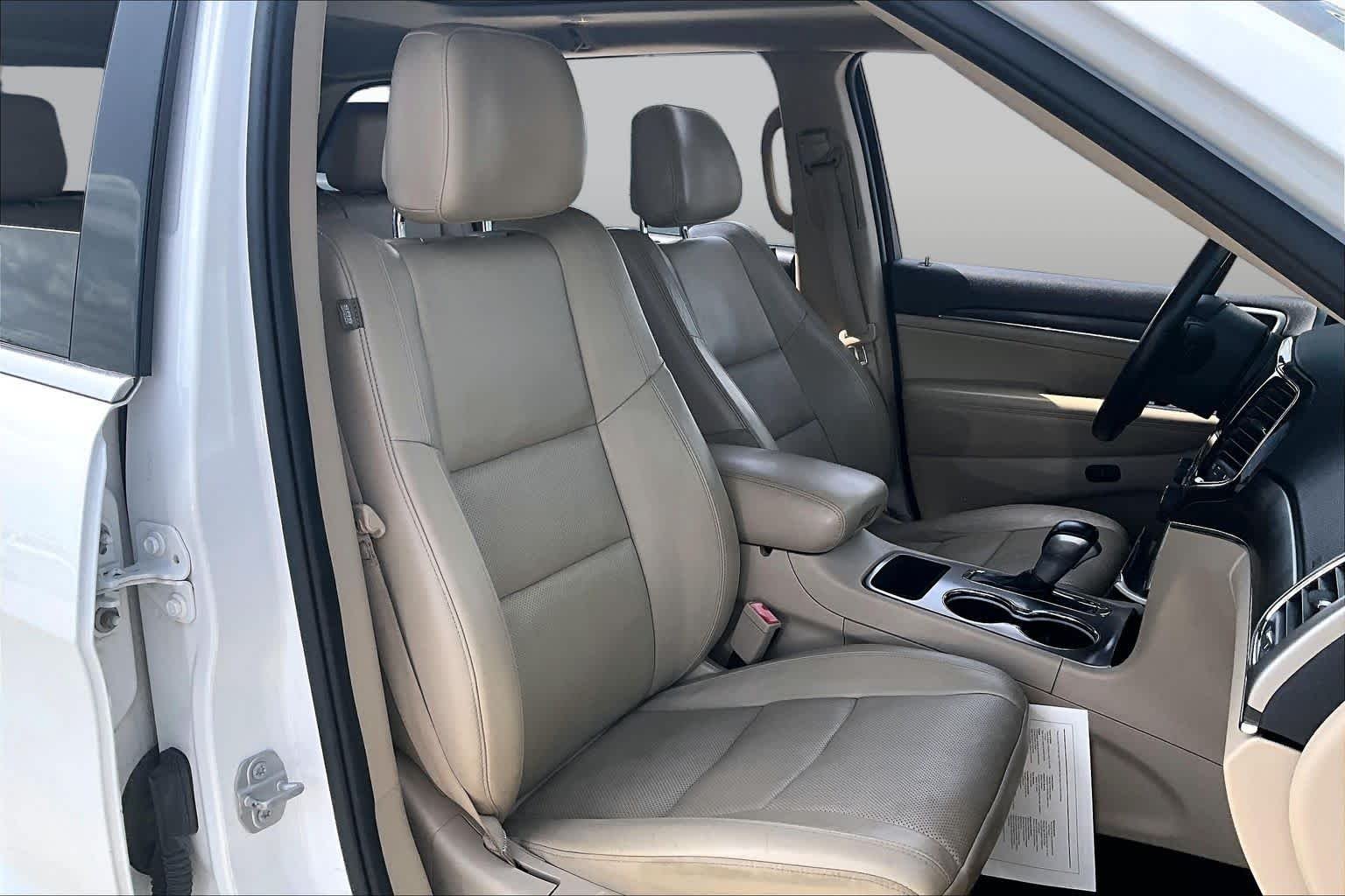 Used 2021 Bright White Clearcoat Jeep Limited image 8