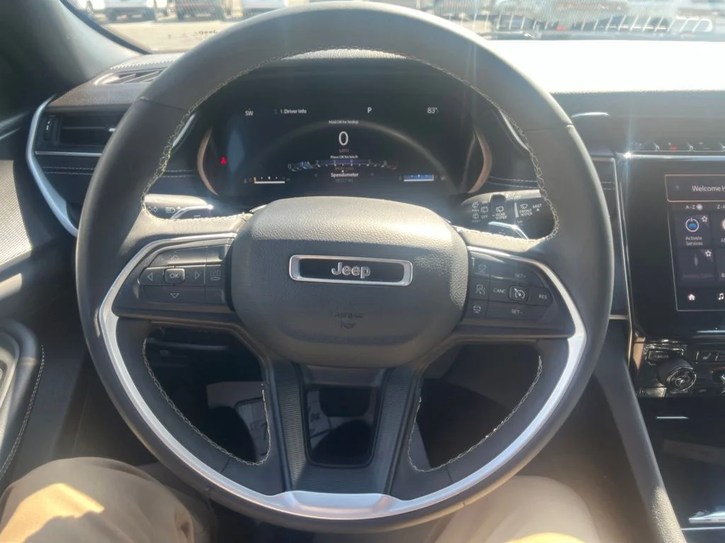 Used 2023 Black Jeep Altitude X image 19