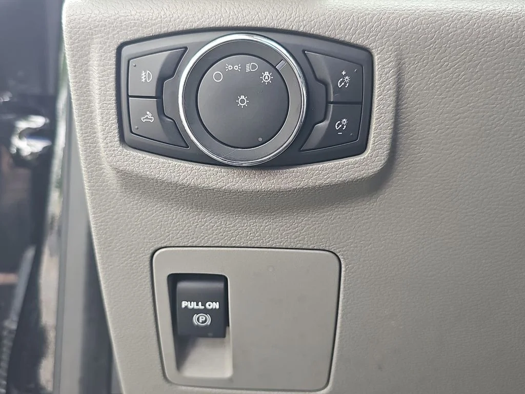 Used 2018 Black Ford XLT image 22