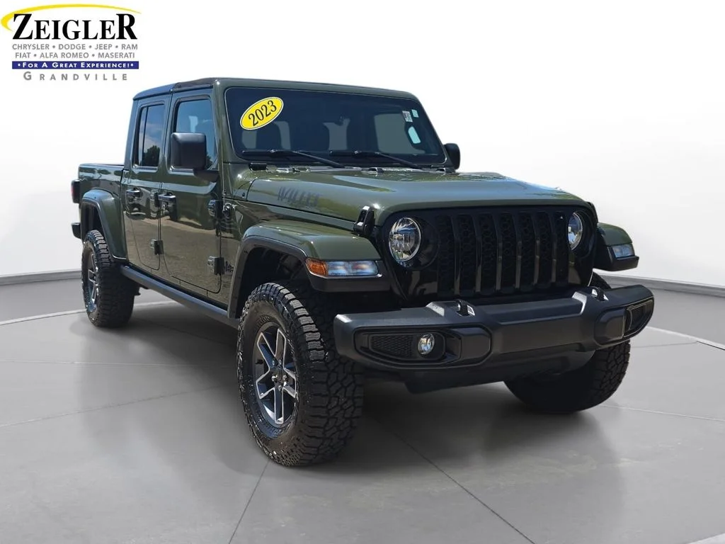 Used 2023 Green Jeep Willys image 3