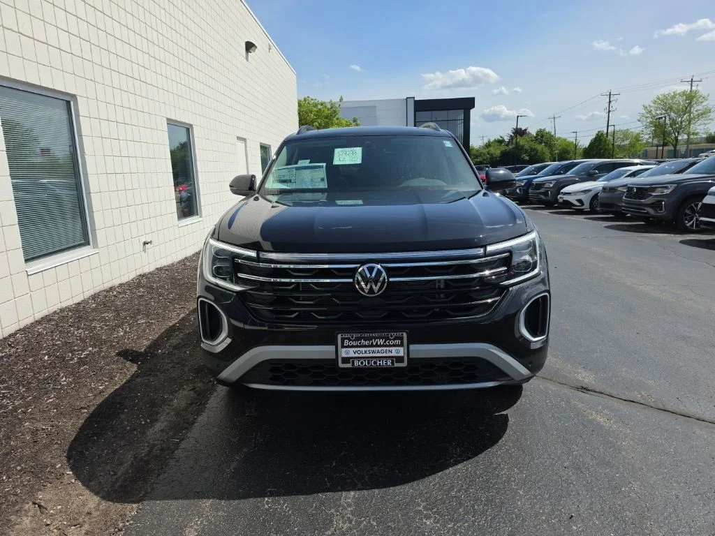 New 2026 Deep Black Pearl Volkswagen 2.0T Peak Edition image 4