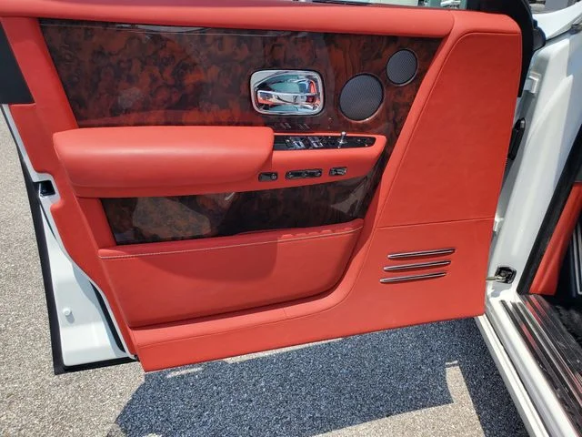 Used 2019 White Rolls-Royce Base image 29