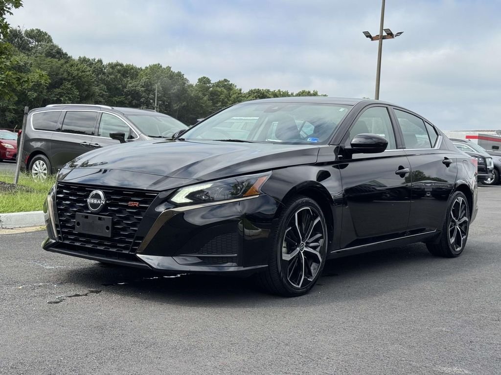 Used 2024 Black Nissan 2.5 SR image 23