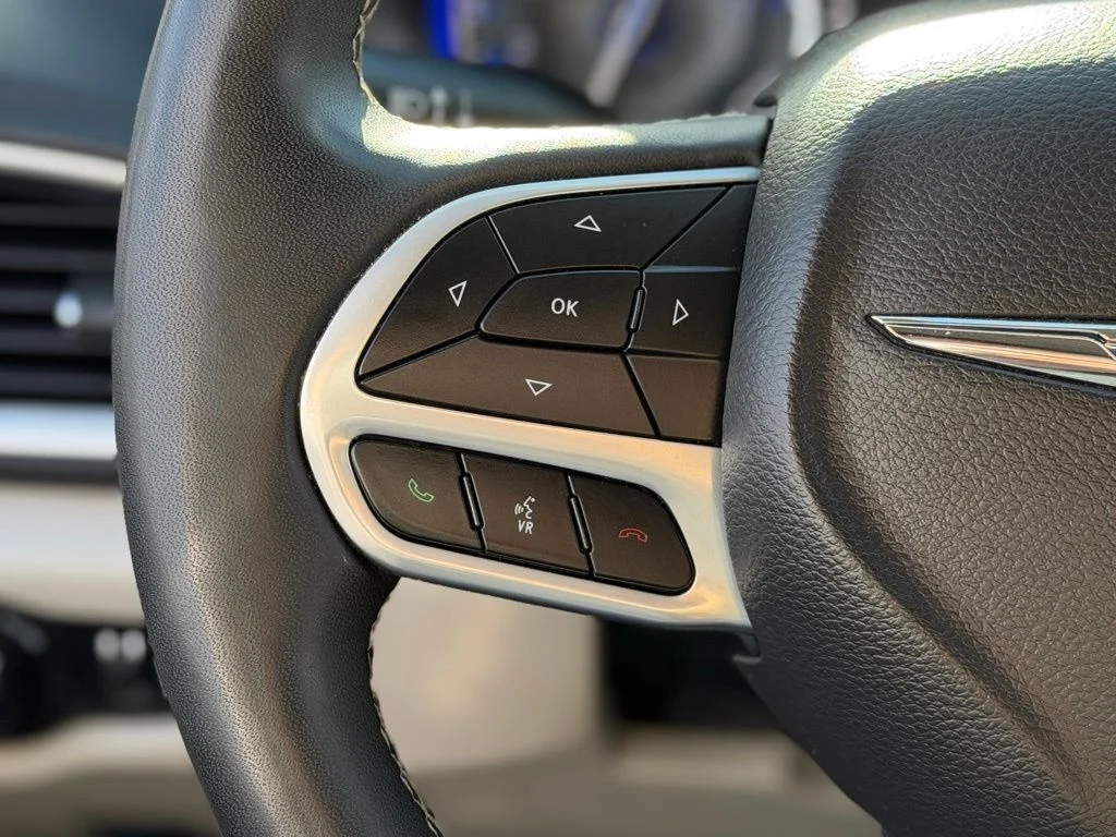 Used 2024 Silver Chrysler Touring L image 14