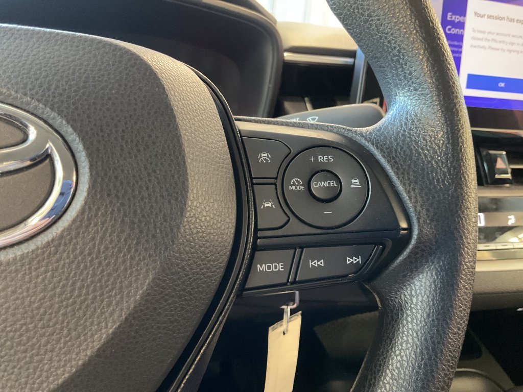 Used 2025 White Toyota LE image 18
