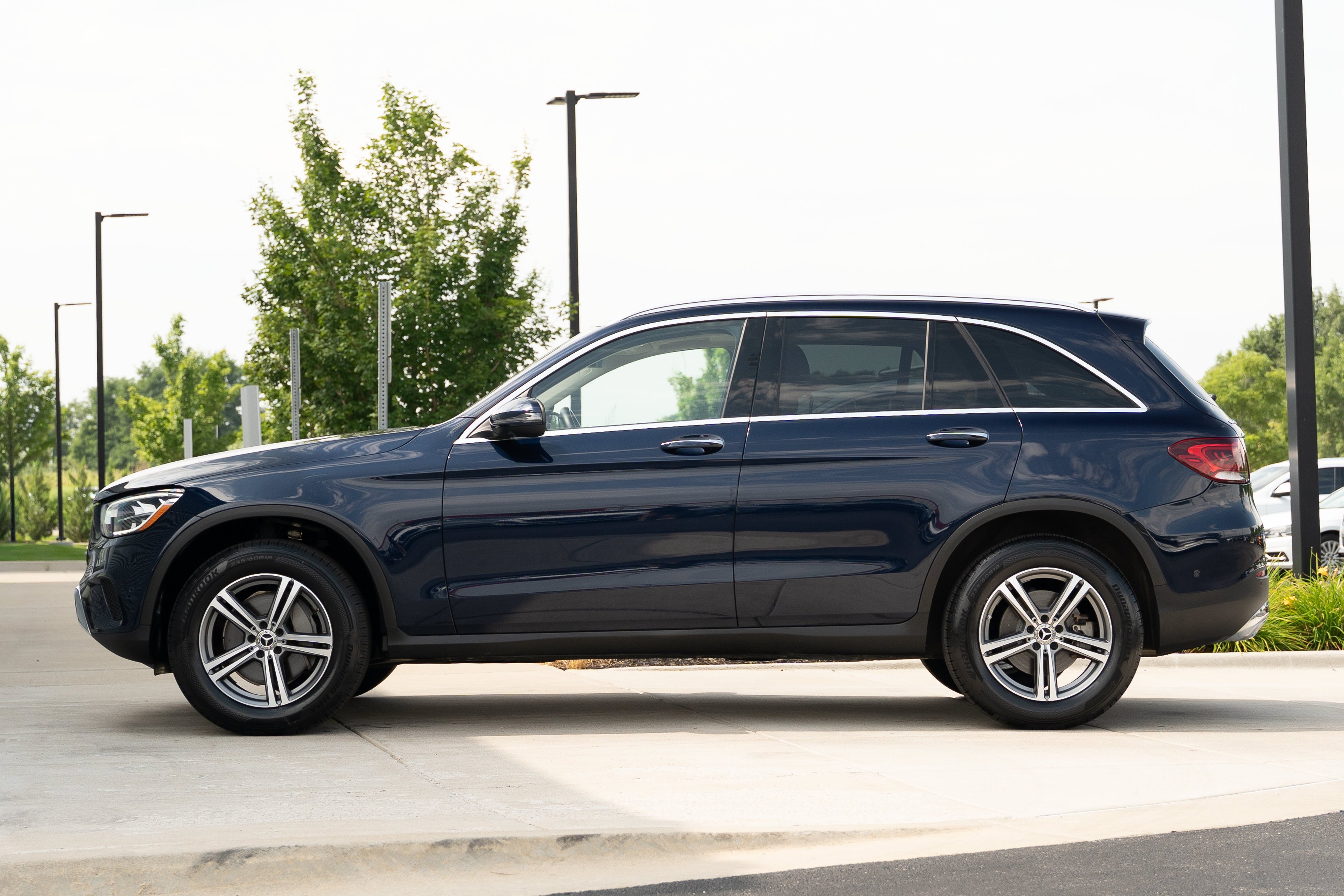 Used 2020 Lunar Blue Metallic Mercedes-Benz GLC 300 image 6