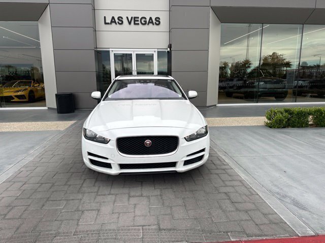 Used 2018 White Jaguar 25t Premium image 2
