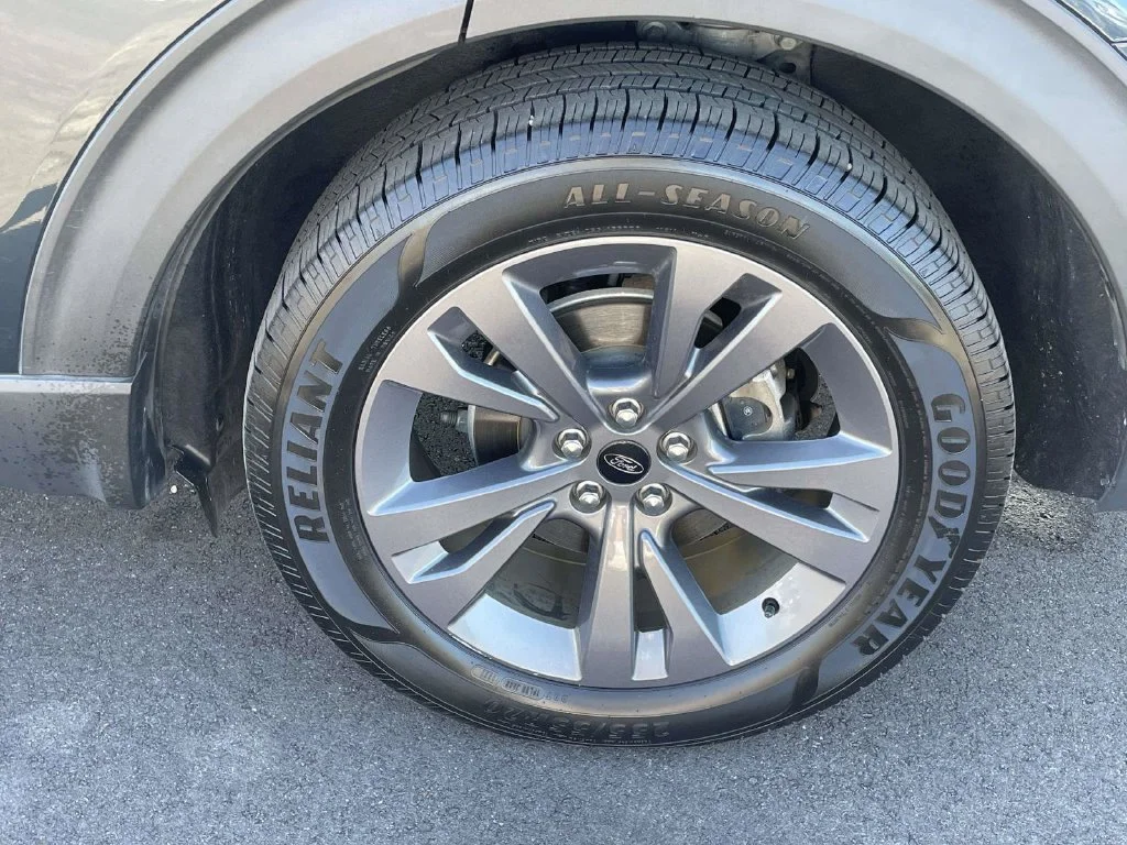 Used 2022 Blue Ford XLT image 9