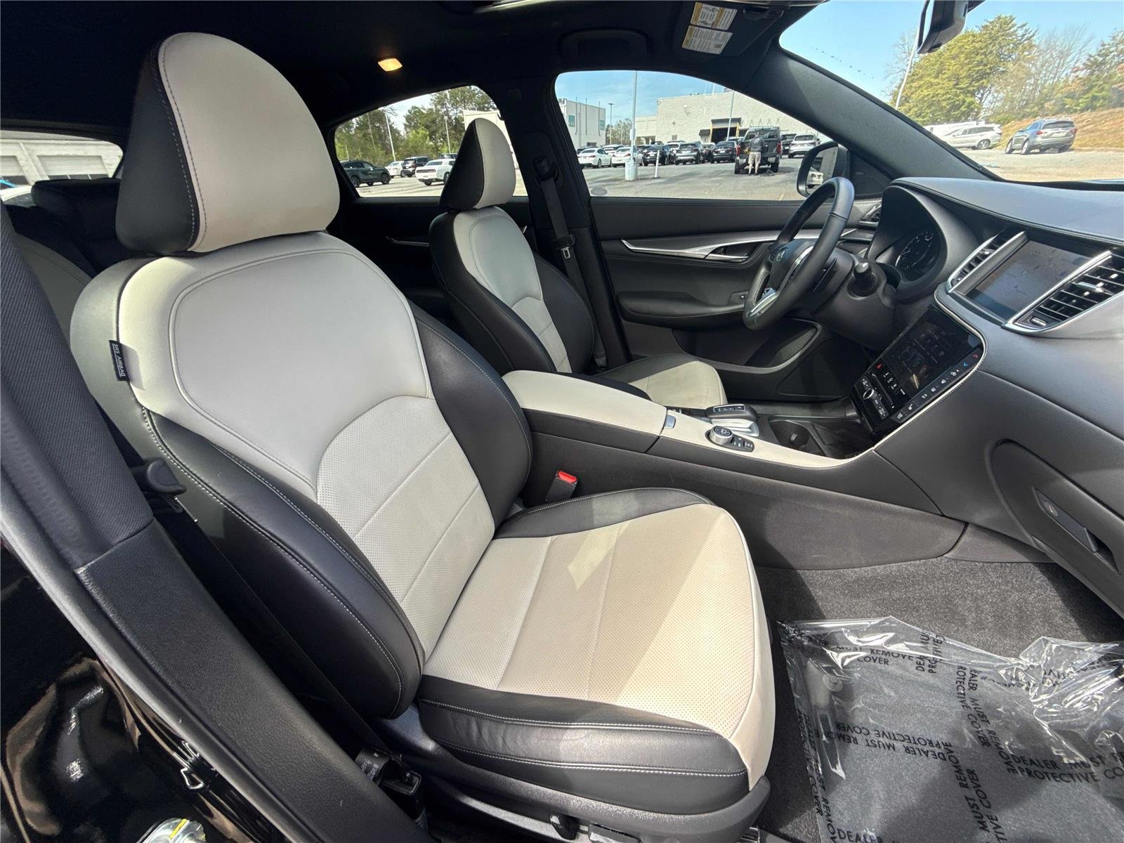 Used 2025 Black Obsidian INFINITI ESSENTIAL image 27