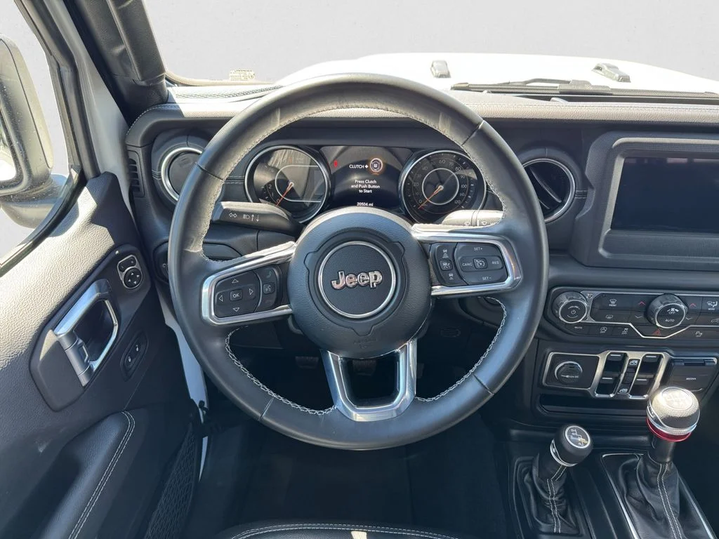 Used 2021 White Jeep Unlimited Sahara image 11