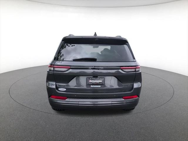 New 2026 Baltic Gray Metallic Clear-Coat Exterior Paint Jeep Limited image 9