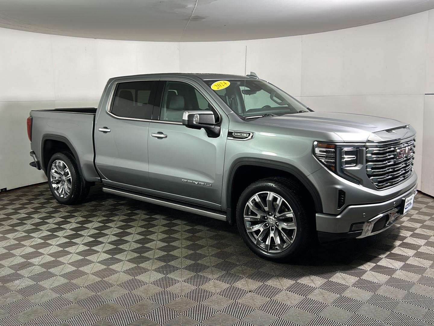 Used 2024 Sterling Metallic GMC Denali image 5
