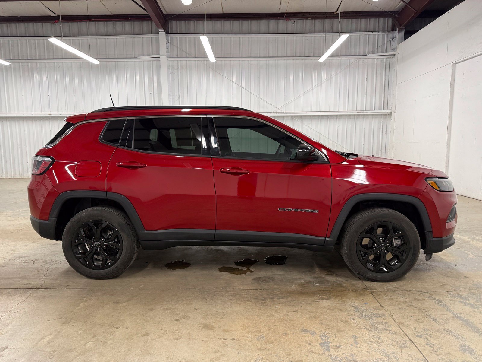 Used 2025 Red Jeep Latitude image 4
