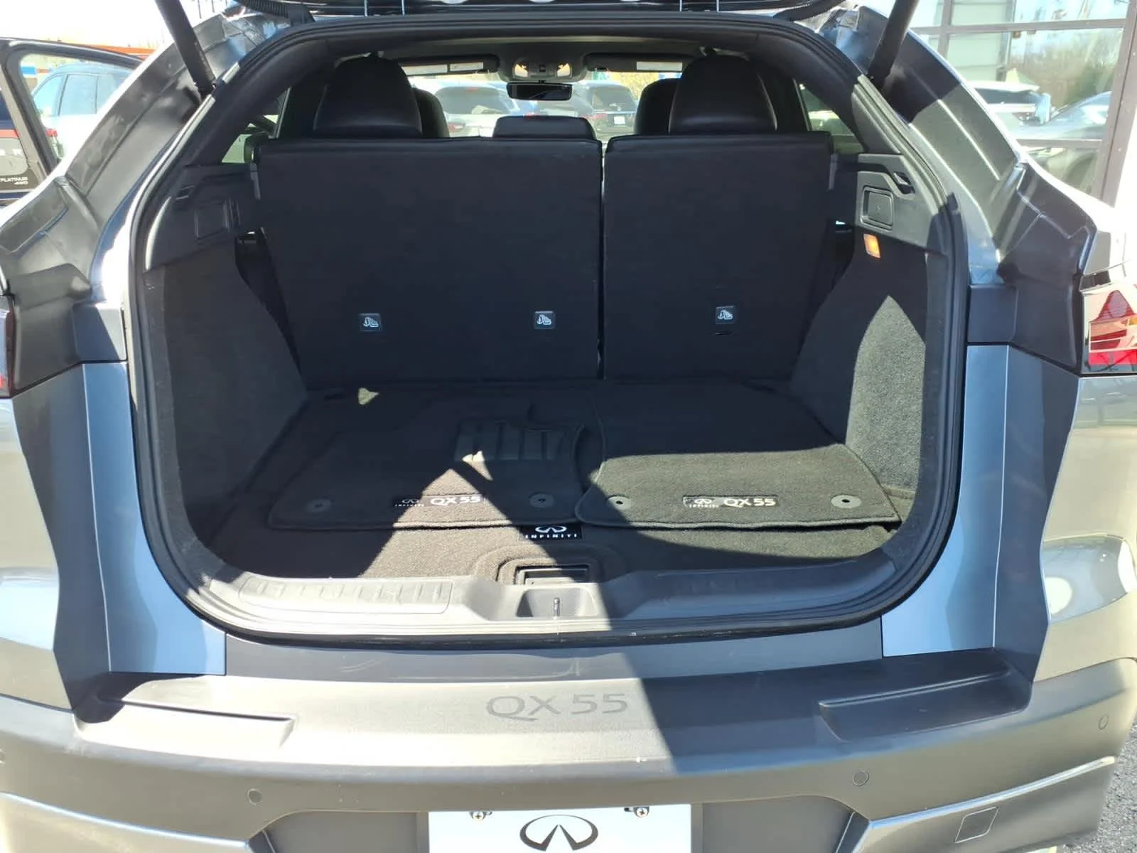 Certified Used 2024 Graphite Shadow INFINITI LUXE image 16