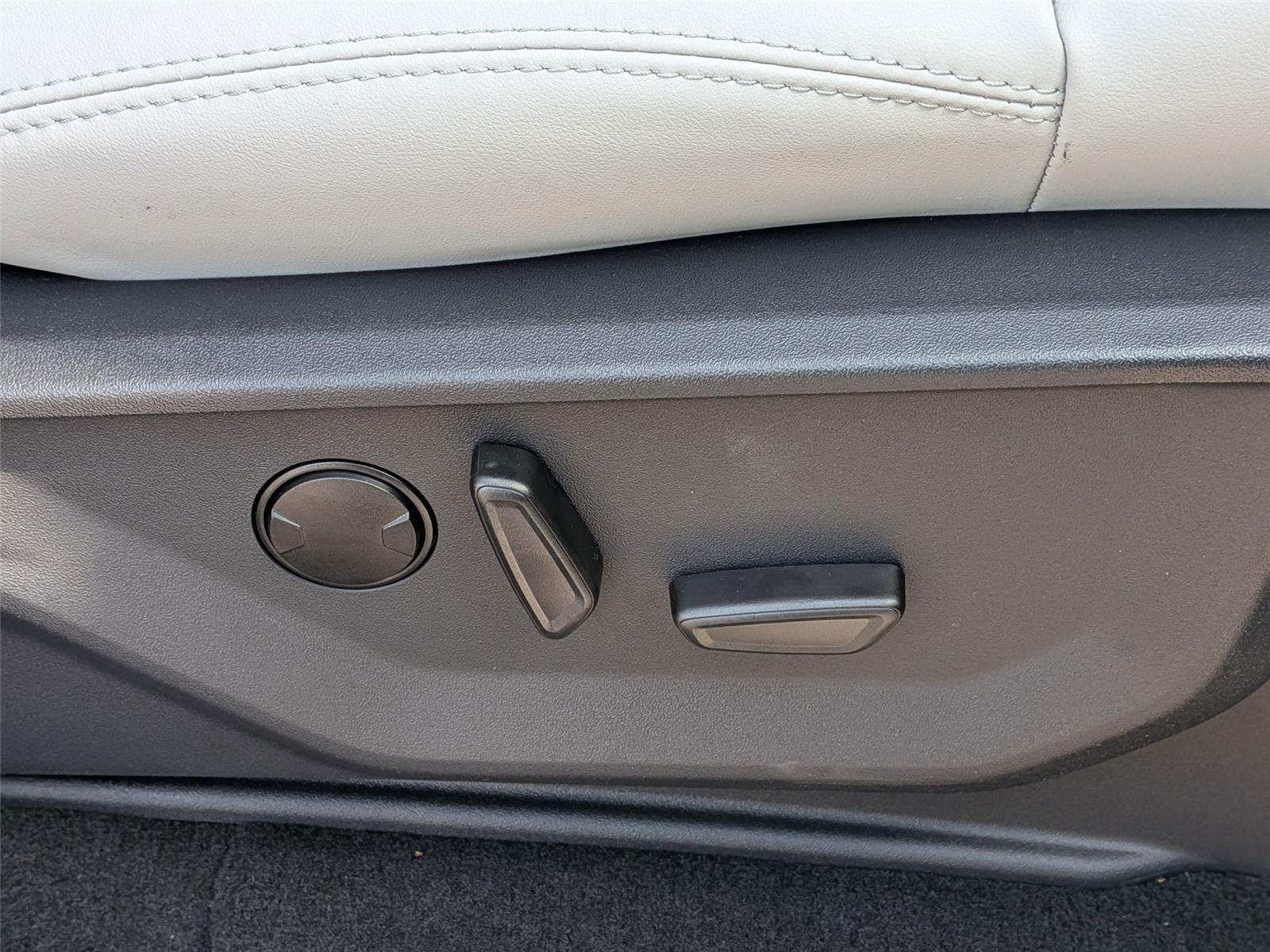 New 2025 Agate Black Metallic Ford Platinum® MAX image 41