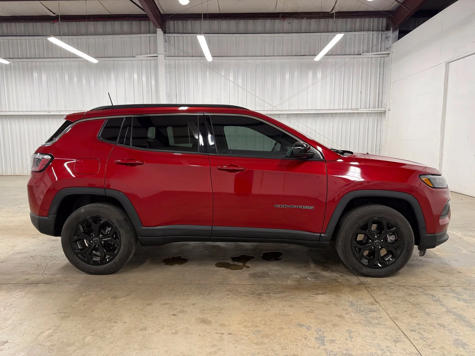 Used 2025 Red Jeep Latitude image 4