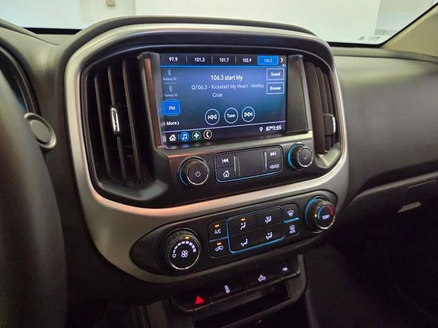 Used 2021 Gray Chevrolet LT image 23