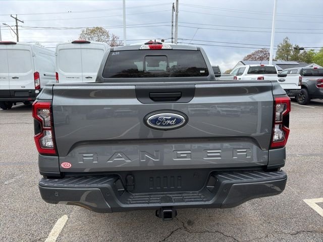 New 2026 Carbonized Gray Metallic Ford XLT image 4