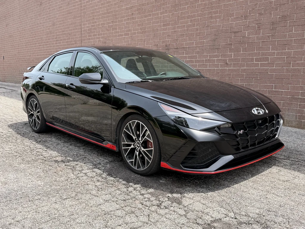 Used 2023 Onyx Black Hyundai Base image 27