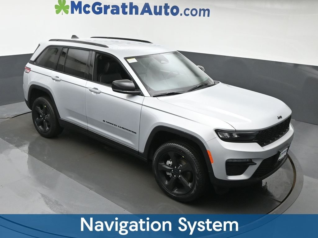 New 2025 Silver Zynith Exterior Paint Jeep Limited image 3
