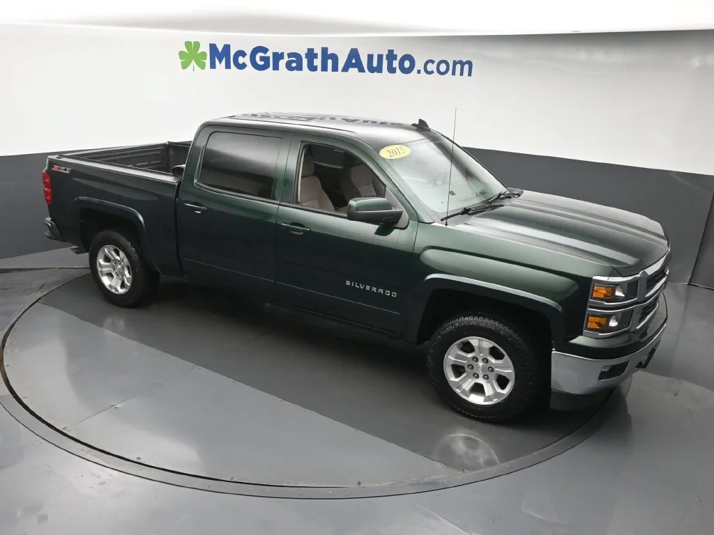 Used 2015 Green Chevrolet LT image 3