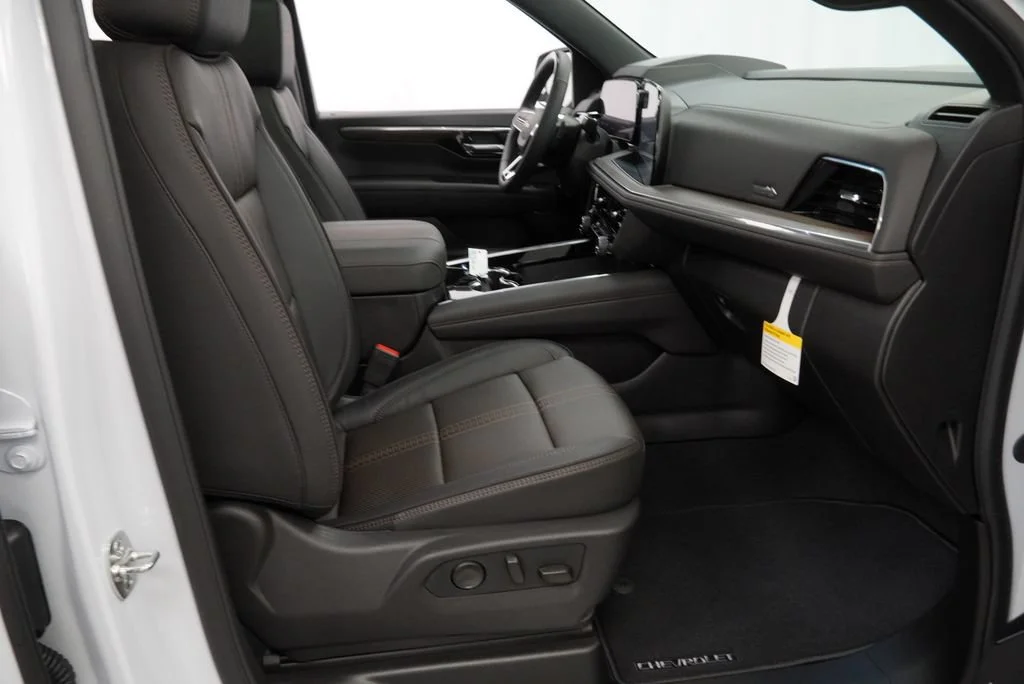 New 2026 Polar White Tricoat Chevrolet High Country image 32
