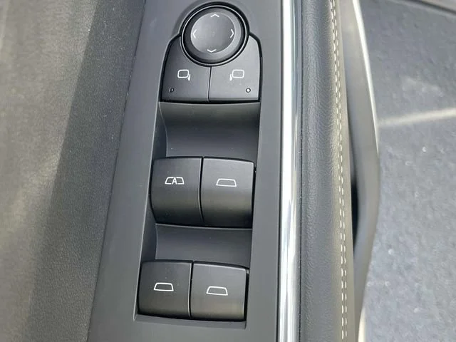 New 2025 Summit White GMC Elevation image 16