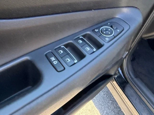Used 2019 Black Hyundai SEL image 18