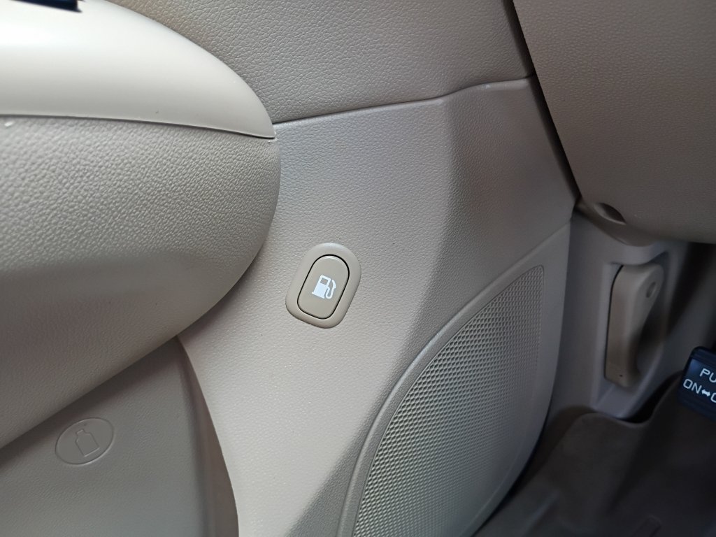 Used 2012 Claret Red Kia LX image 30