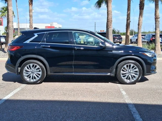 Used 2025 Black INFINITI LUXE image 3