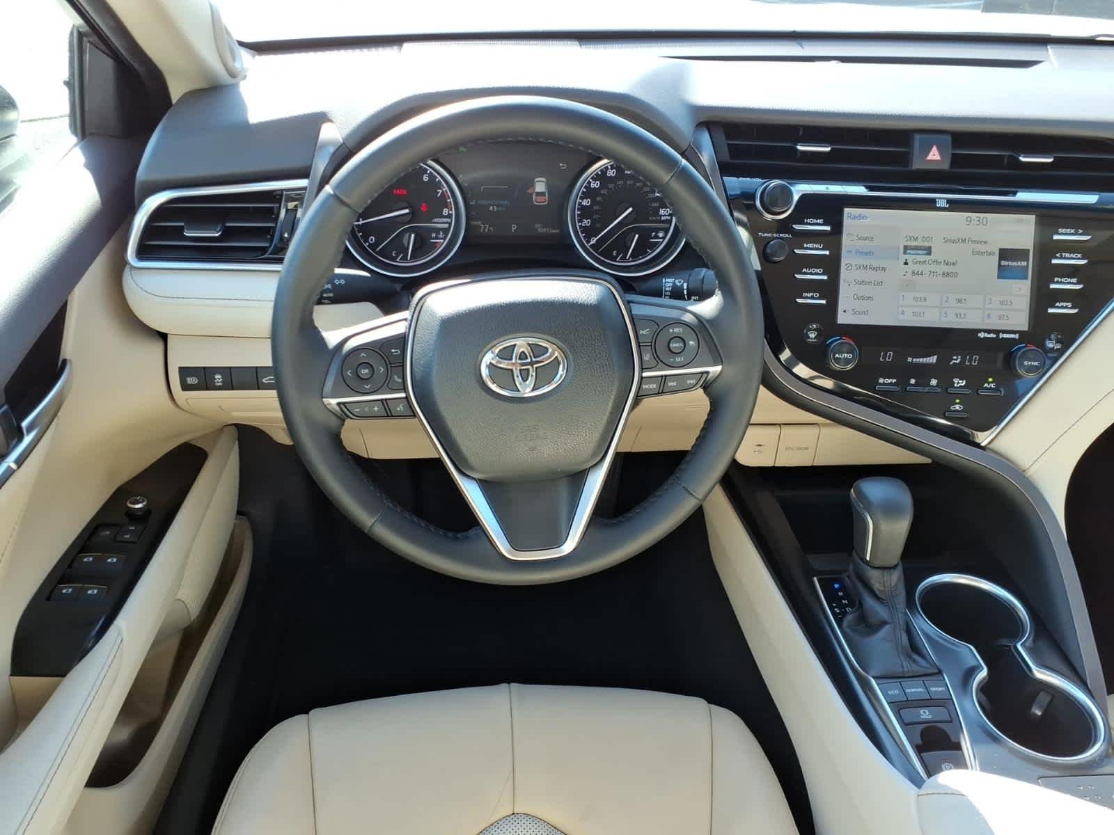 Used 2018 Super White Toyota XLE V6 image 13