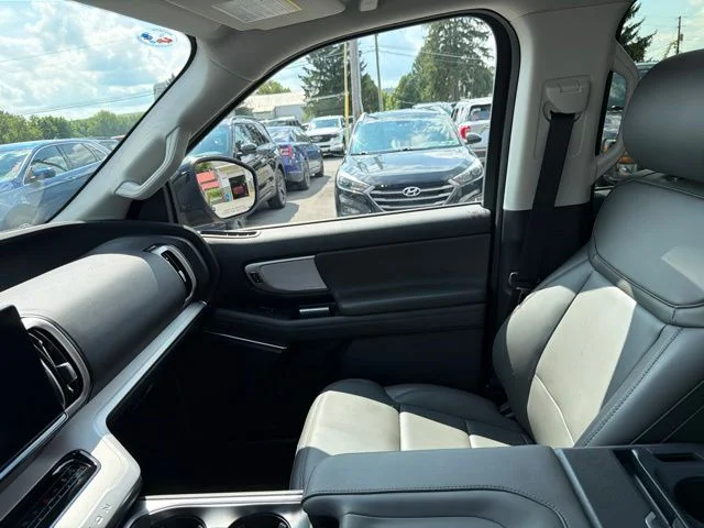 Used 2026 Black Metallic Ford Active image 27