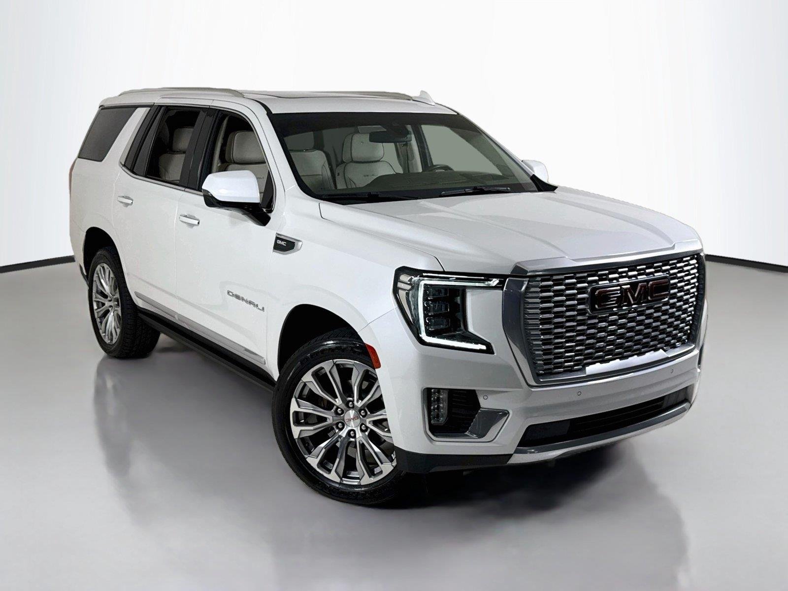 Used 2022 White Frost Tricoat GMC Denali | 22