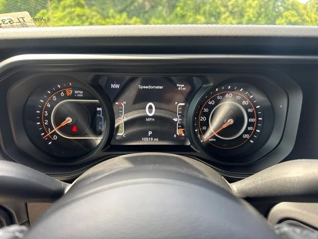 Used 2025  Jeep High Tide image 26