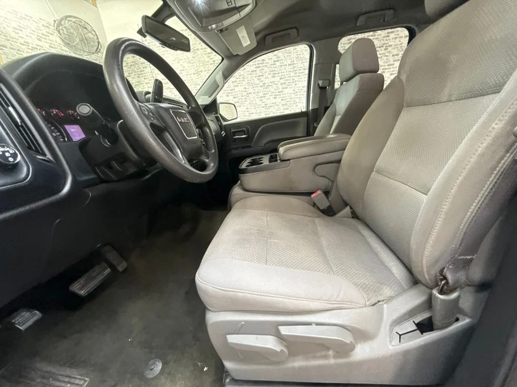 Used 2017 Summit White GMC Base image 22