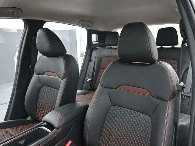 New 2026 Aspen White TriCoat / Super Black Two-tone Nissan SR image 28