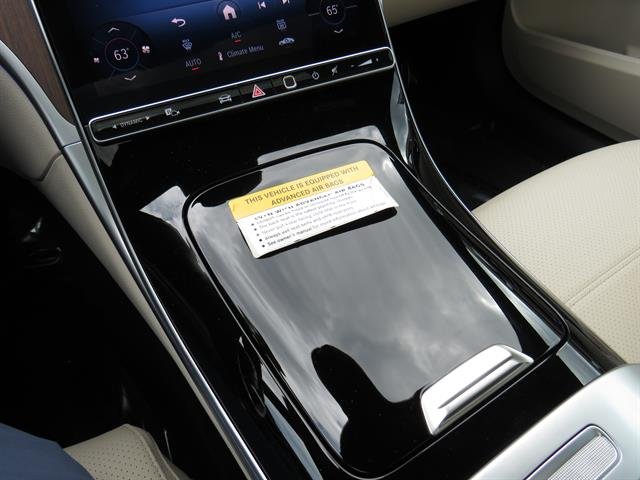 Certified Used 2025 Twilight Blue Metallic Mercedes-Benz C 300 4MATIC® image 17