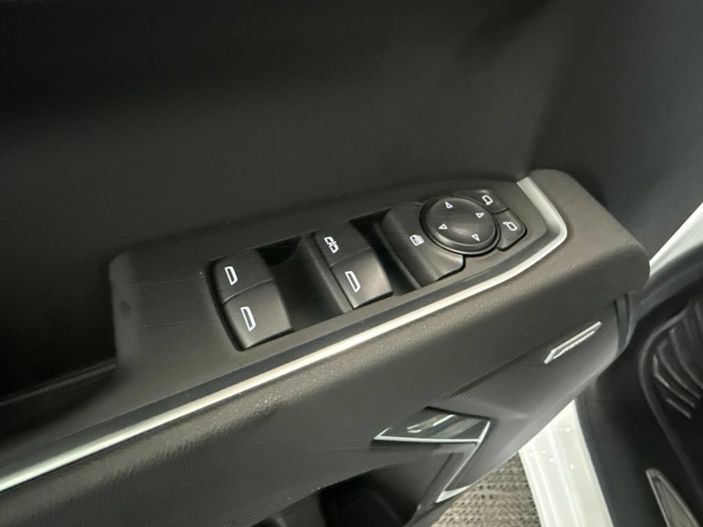 New 2026 Summit White Chevrolet RST image 7