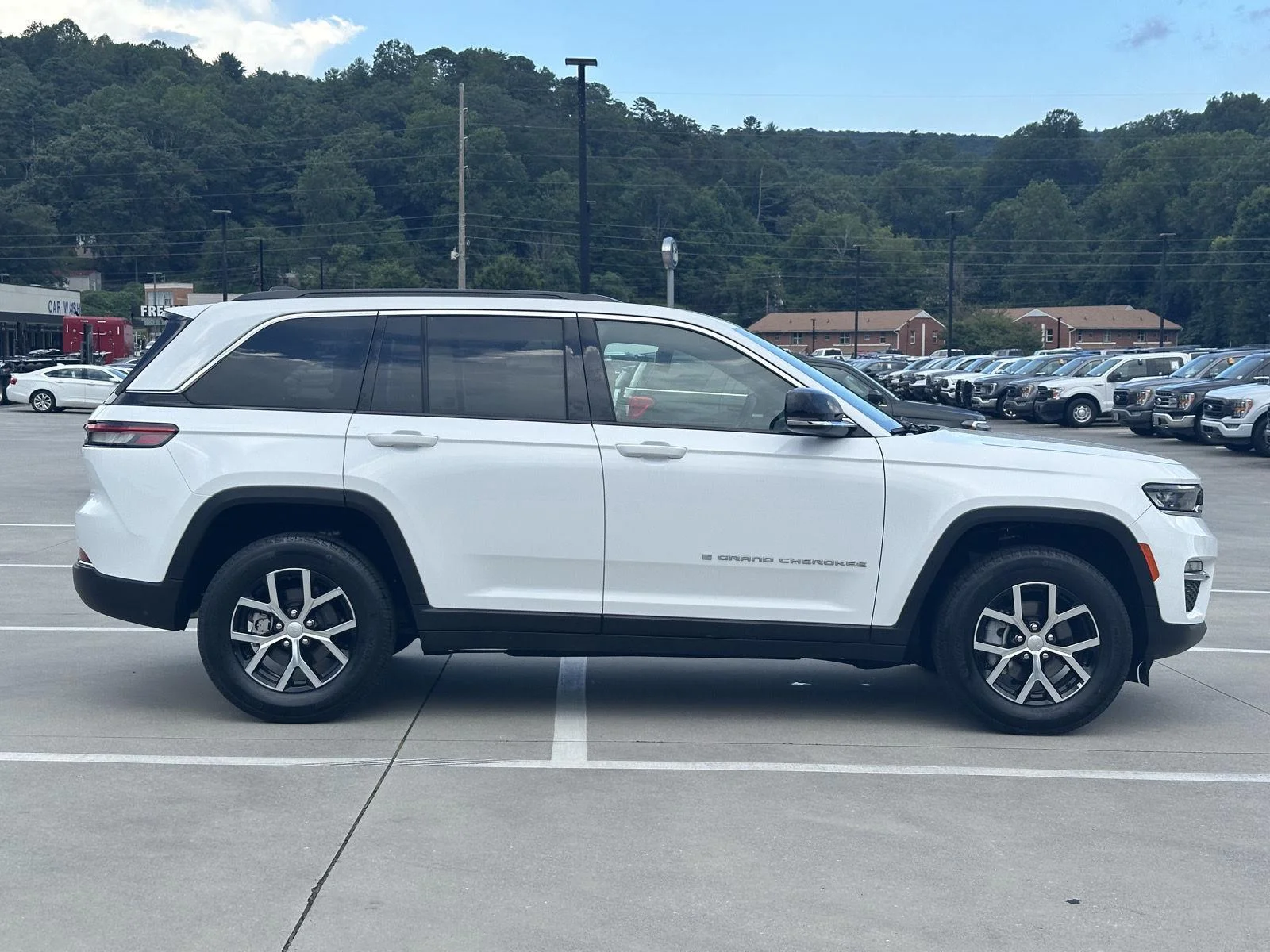 Used 2024 Bright White Clearcoat Jeep Limited image 8