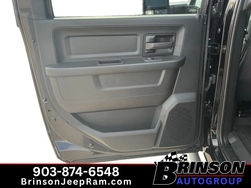 New 2026 Diamond Black Crystal Pearl-Coat Exterior Paint RAM Tradesman image 6